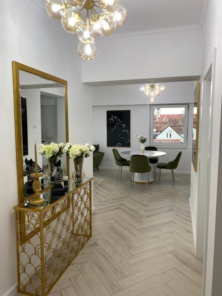 Elite Apartment Sibiu Ngoại thất bức ảnh